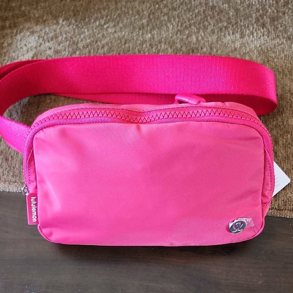 Lululemon Cherry Mist Everywhere Belt bag 1L Pink adjustable strap zipper pocket
